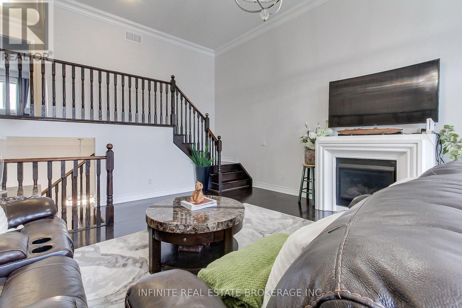 27 Selby Crescent, Bradford West Gwillimbury (Bradford), Ontario  L3Z 0V4 - Photo 26 - N12859668