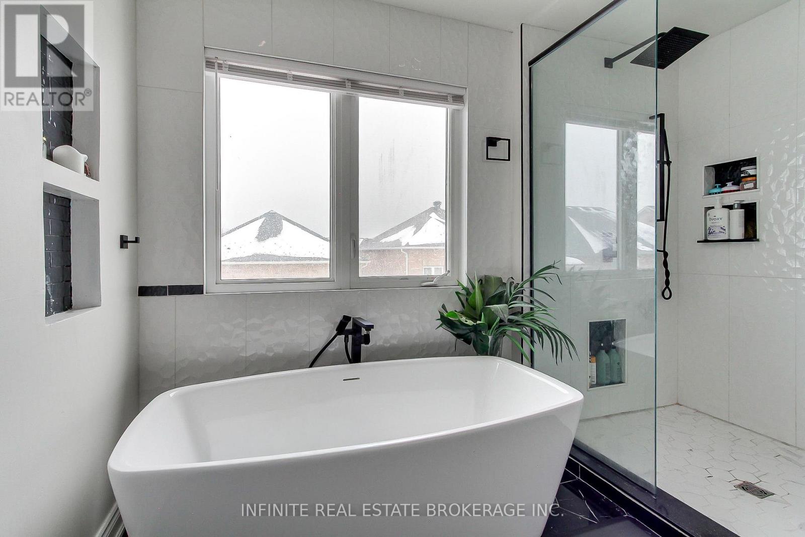 27 Selby Crescent, Bradford West Gwillimbury (Bradford), Ontario  L3Z 0V4 - Photo 34 - N12859668