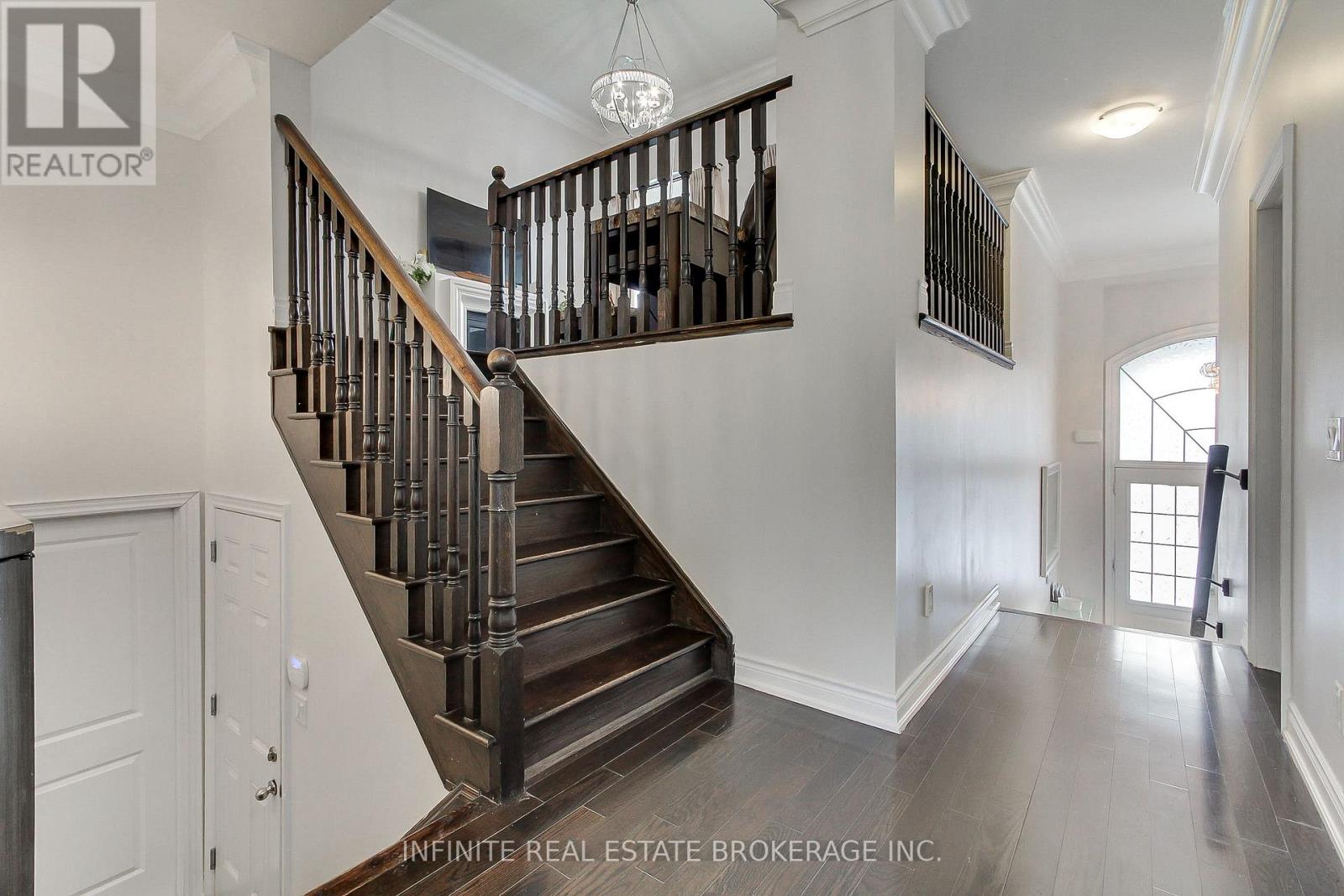 27 Selby Crescent, Bradford West Gwillimbury (Bradford), Ontario  L3Z 0V4 - Photo 6 - N12859668