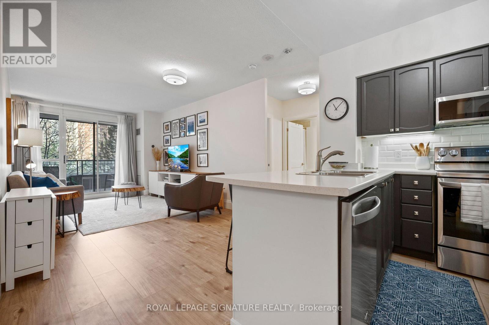 310 - 38 Fontenay Court, Toronto, Ontario  M9A 5H5 - Photo 9 - W12751832