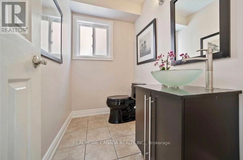 5315 Huntingfield Drive, Mississauga, Ontario  L5R 2G2 - Photo 10 - W12859662