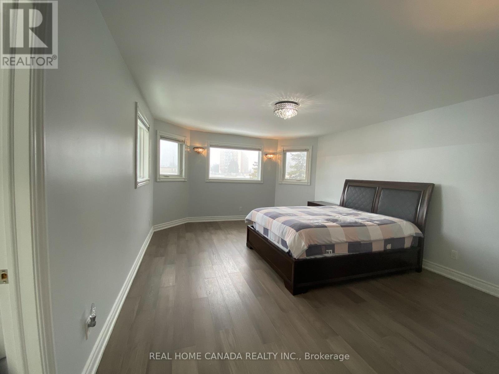 5315 Huntingfield Drive, Mississauga, Ontario  L5R 2G2 - Photo 12 - W12859662