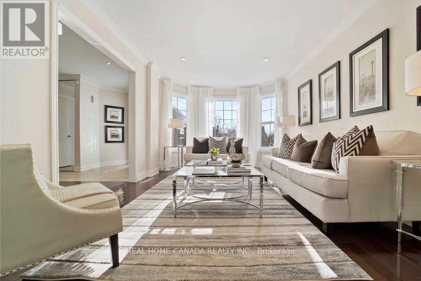 5315 Huntingfield Drive, Mississauga, Ontario  L5R 2G2 - Photo 3 - W12859662