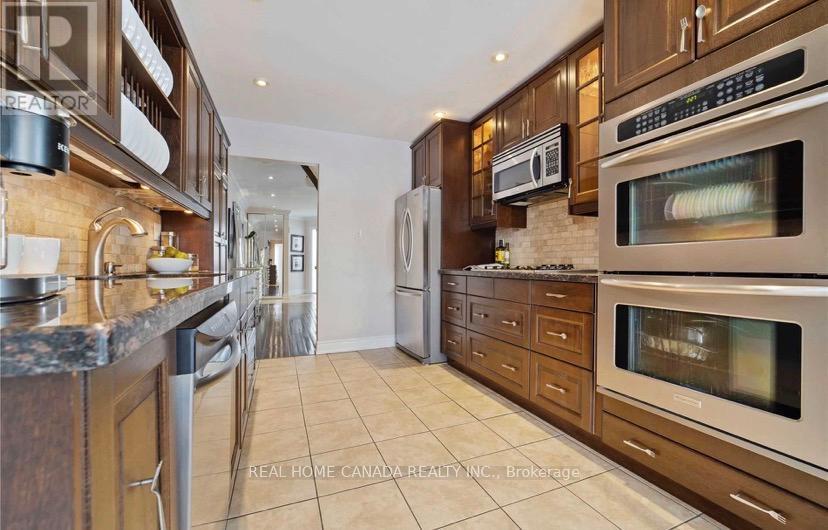 5315 Huntingfield Drive, Mississauga, Ontario  L5R 2G2 - Photo 6 - W12859662