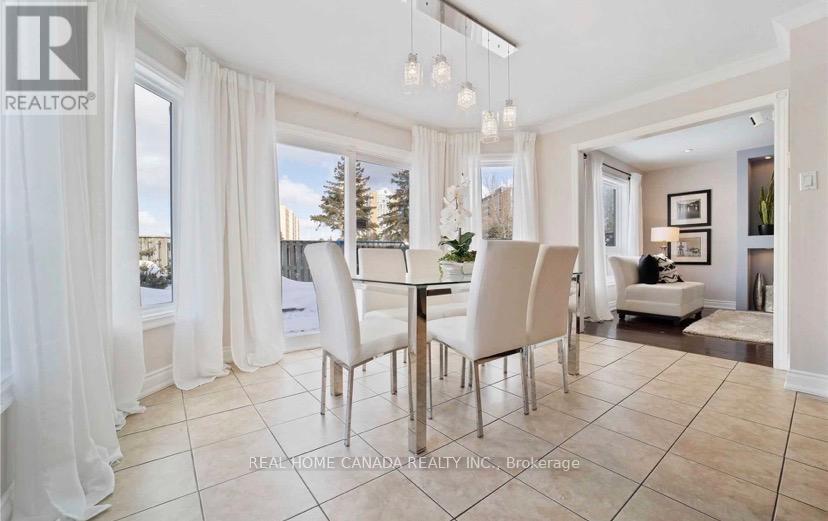 5315 Huntingfield Drive, Mississauga, Ontario  L5R 2G2 - Photo 8 - W12859662