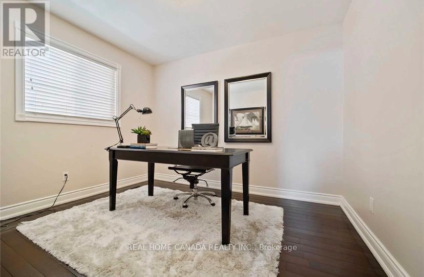 5315 Huntingfield Drive, Mississauga, Ontario  L5R 2G2 - Photo 9 - W12859662