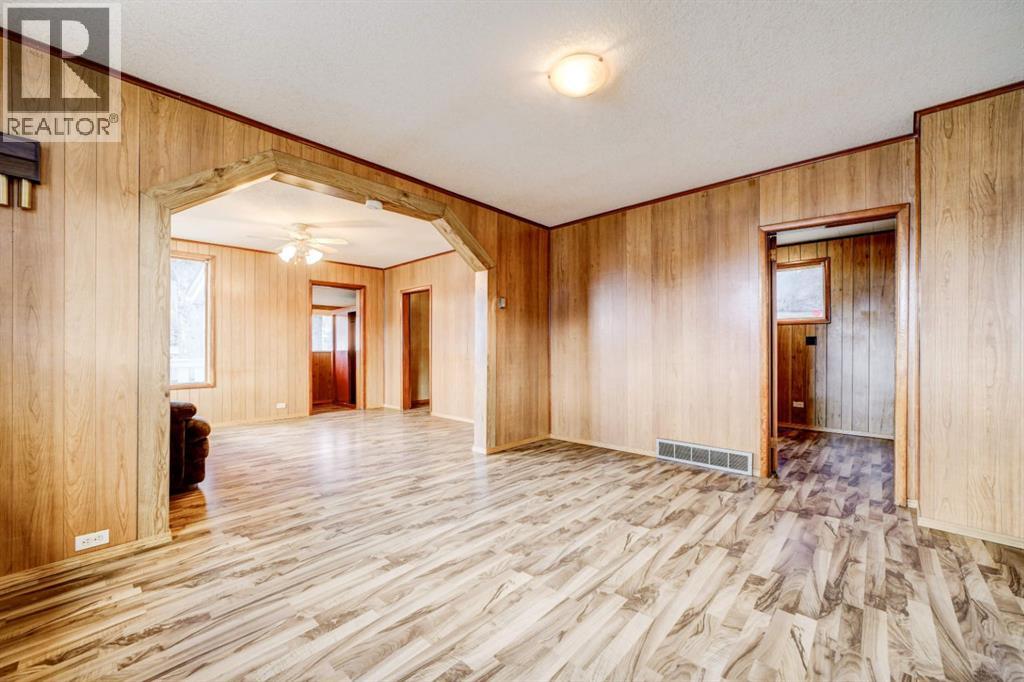 13302 16 Avenue, Blairmore, Alberta  T0K 0E0 - Photo 15 - A2286922