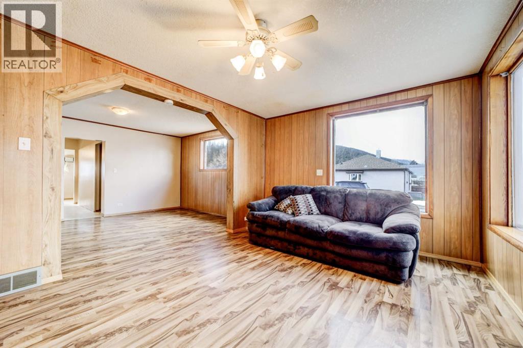 13302 16 Avenue, Blairmore, Alberta  T0K 0E0 - Photo 6 - A2286922