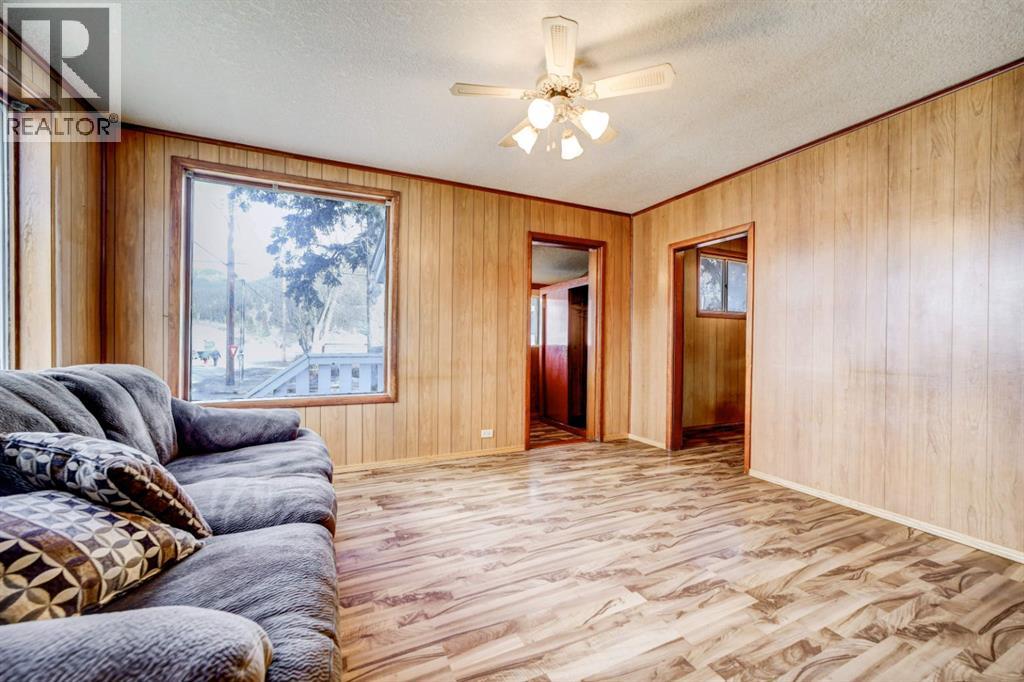 13302 16 Avenue, Blairmore, Alberta  T0K 0E0 - Photo 8 - A2286922