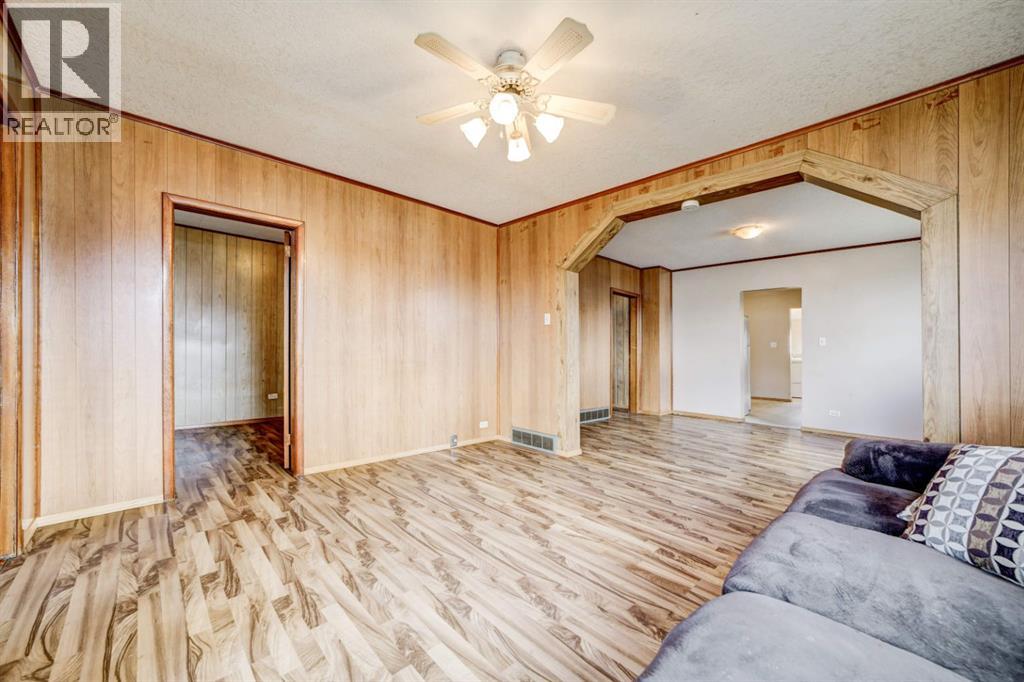 13302 16 Avenue, Blairmore, Alberta  T0K 0E0 - Photo 10 - A2286922