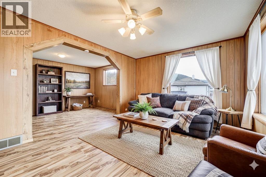 13302 16 Avenue, Blairmore, Alberta  T0K 0E0 - Photo 33 - A2286922