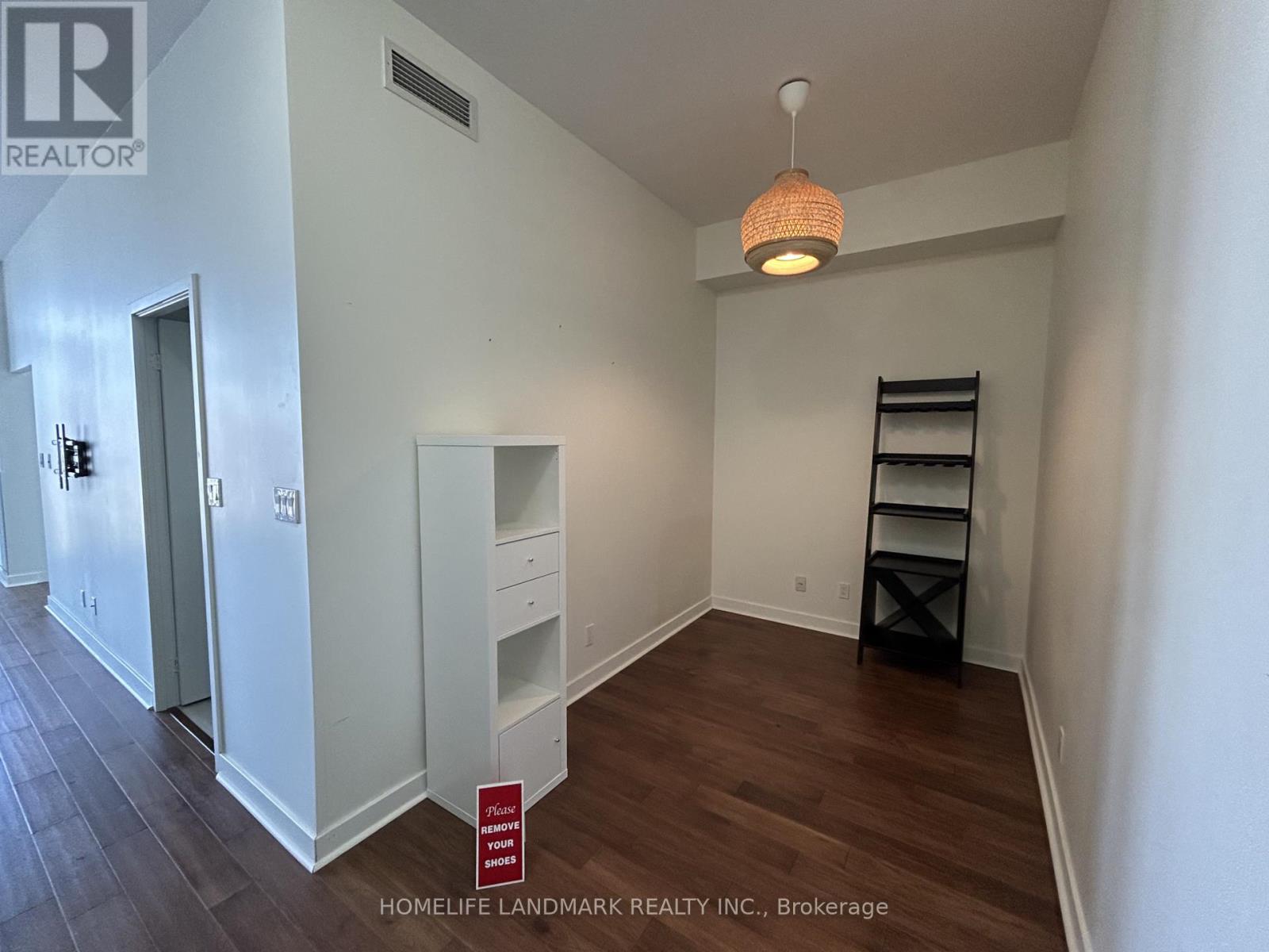 2206 - 126 Simcoe Street, Toronto, Ontario  M5H 4E6 - Photo 10 - C12823054