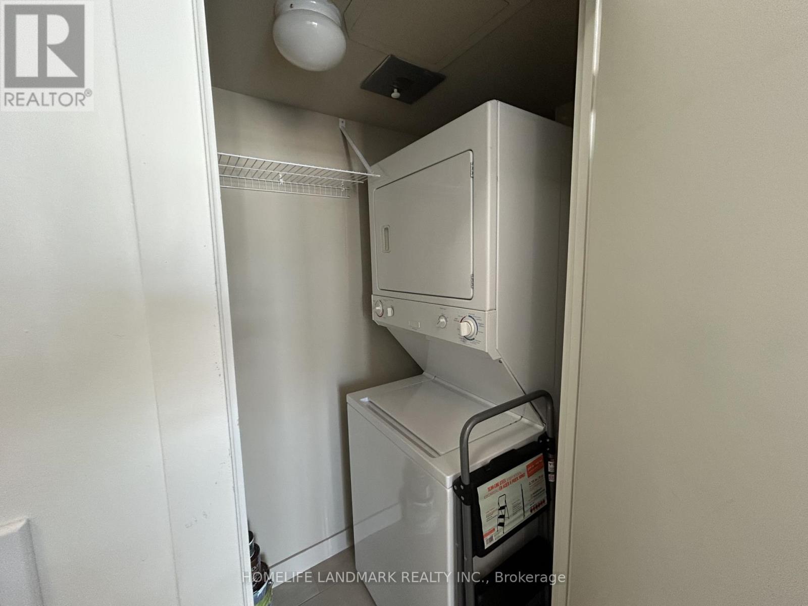 2206 - 126 Simcoe Street, Toronto (Waterfront Communities), Ontario  M5H 4E6 - Photo 18 - C12823054