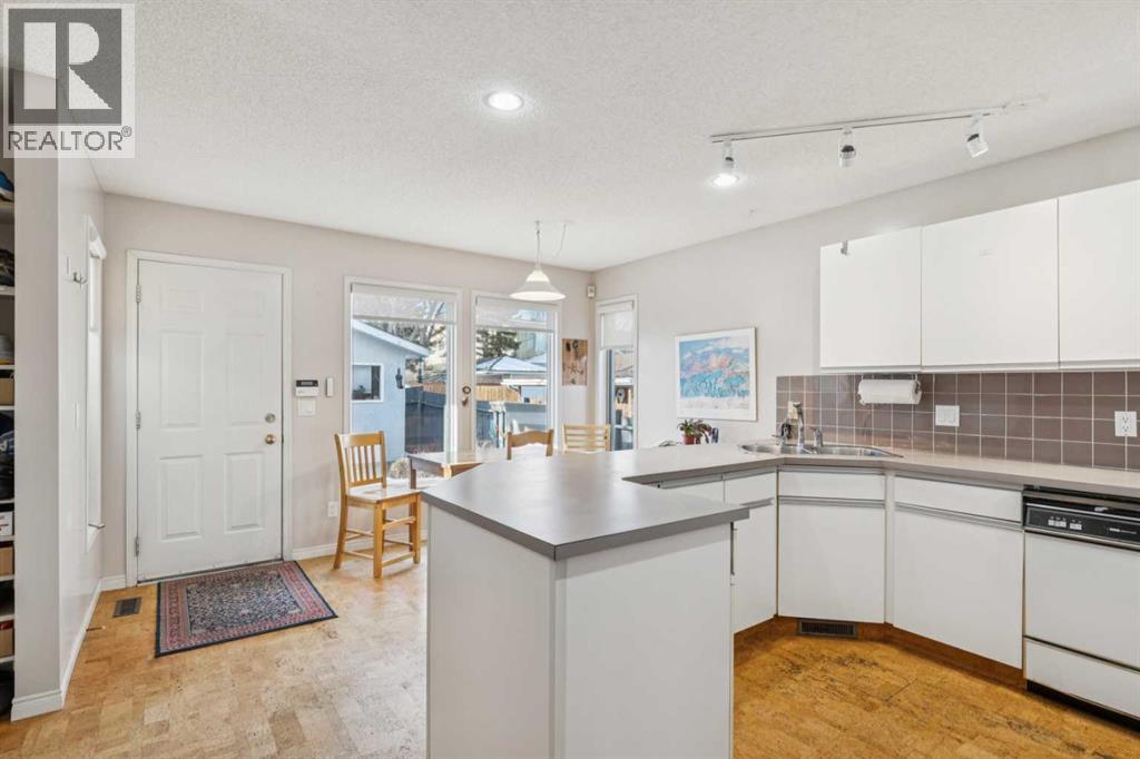 2609 27 Street Sw, Calgary, Alberta  T3E 2G4 - Photo 9 - A2282925