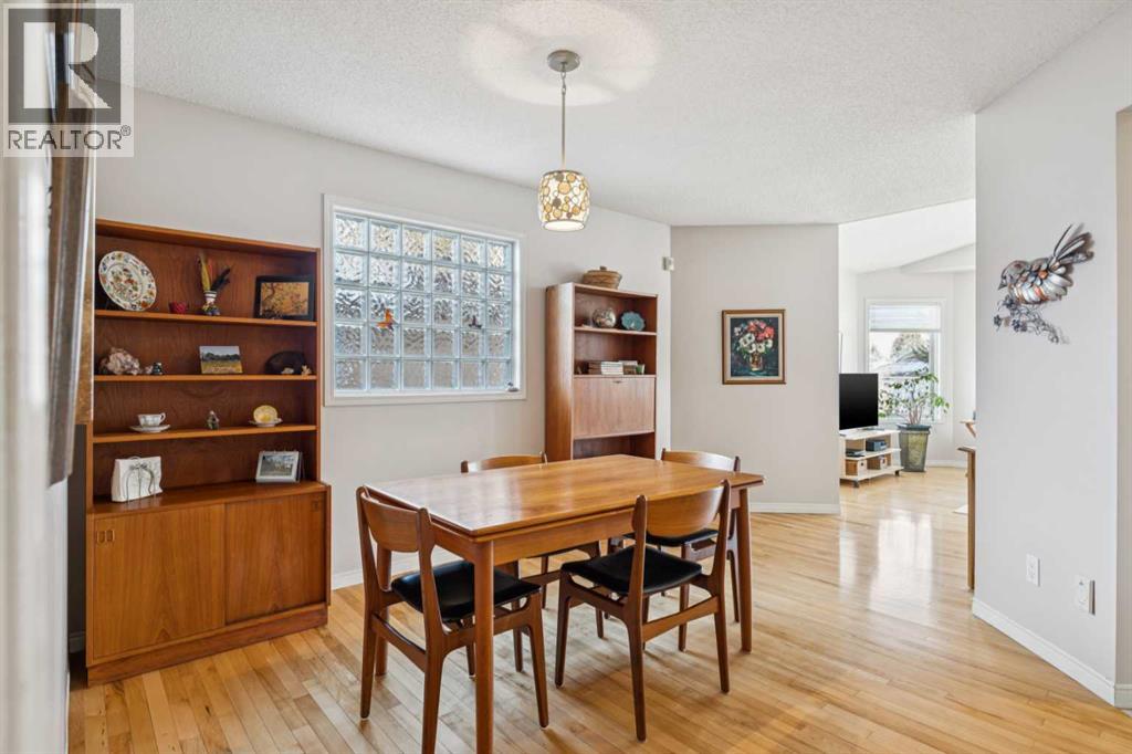 2609 27 Street Sw, Calgary, Alberta  T3E 2G4 - Photo 5 - A2282925