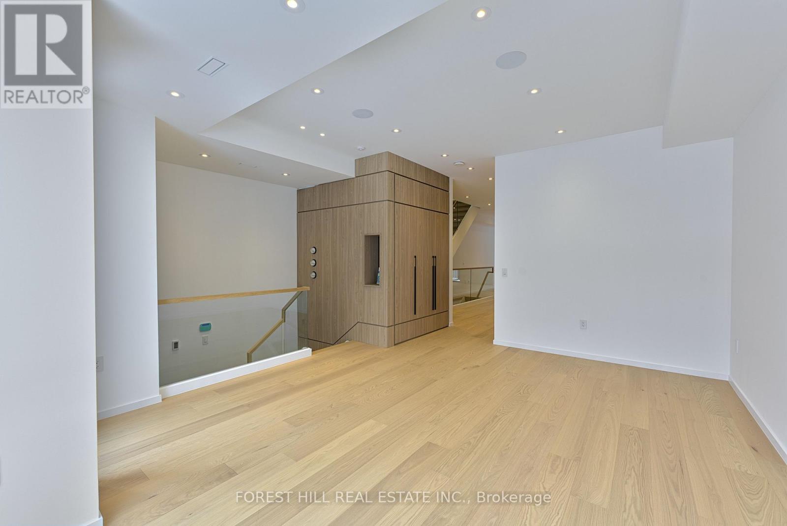 40 CAMERON AVENUE Toronto (Lansing-Westgate), ON M2N 1E1