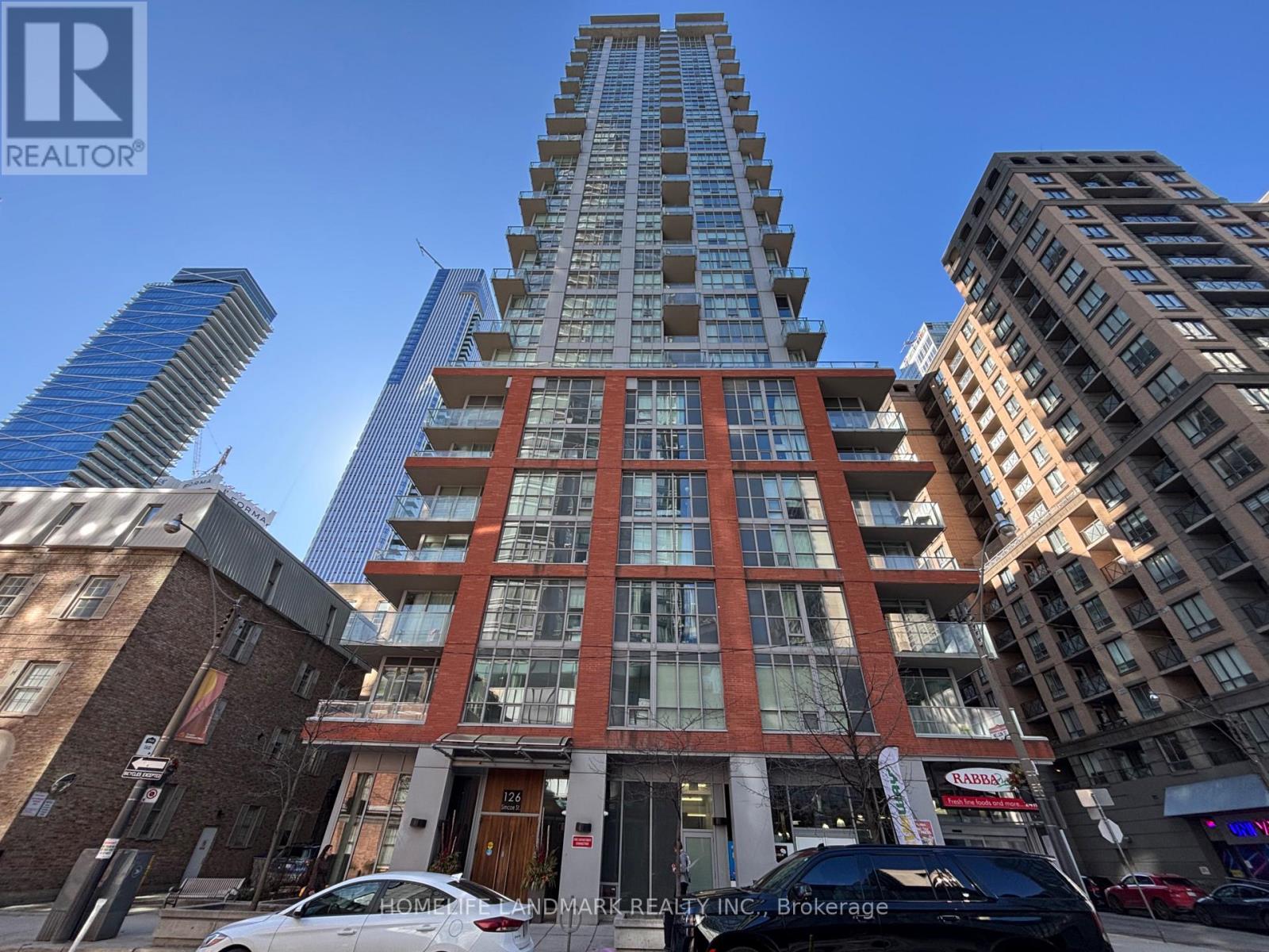 2206 - 126 SIMCOE STREET, Toronto, Ontario