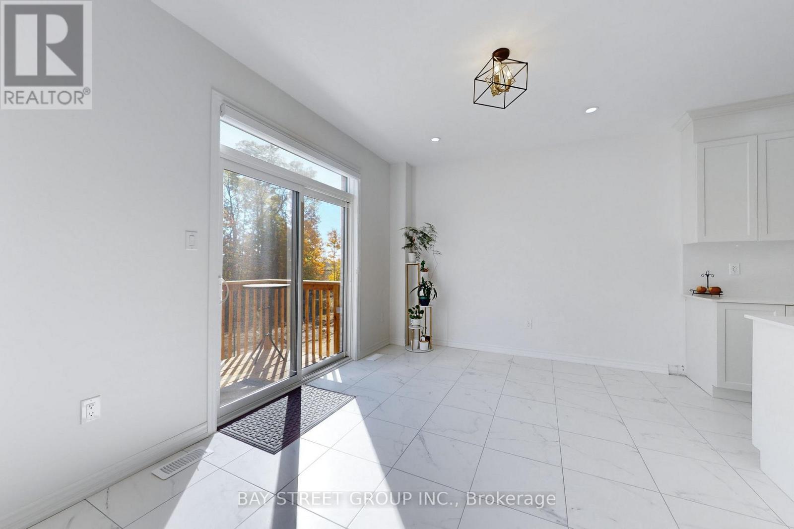 57 Big Canoe Drive, Georgina, Ontario  L0E 1R0 - Photo 10 - N12858318