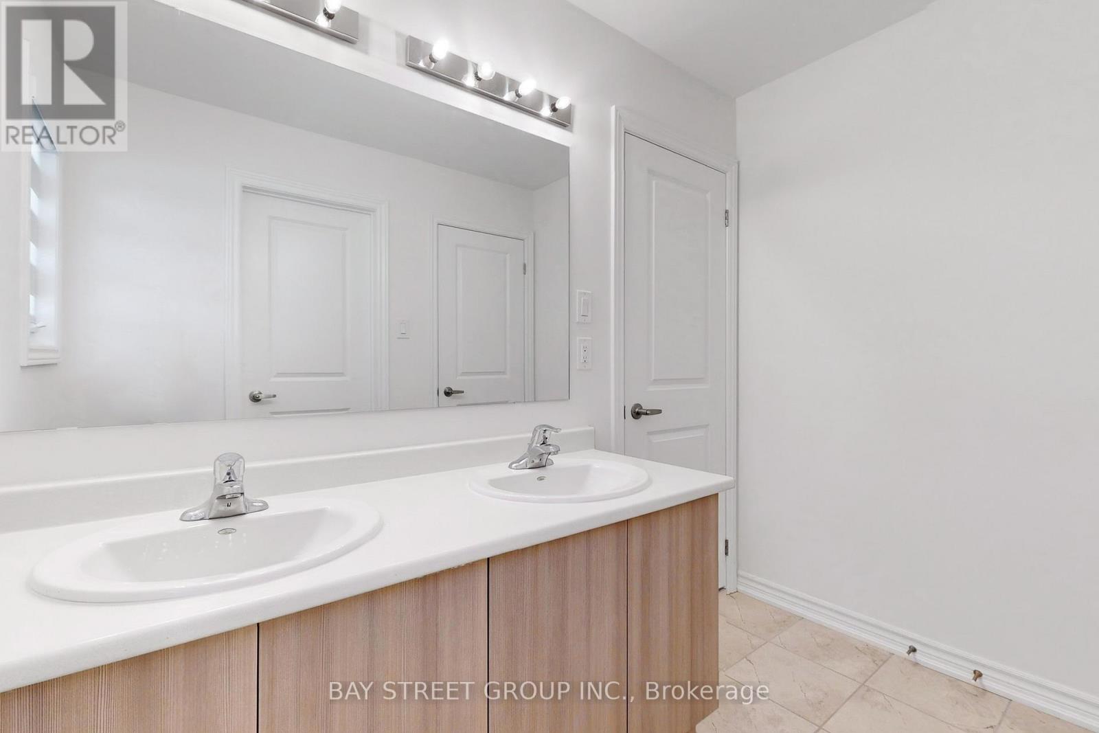 57 Big Canoe Drive, Georgina, Ontario  L0E 1R0 - Photo 21 - N12858318