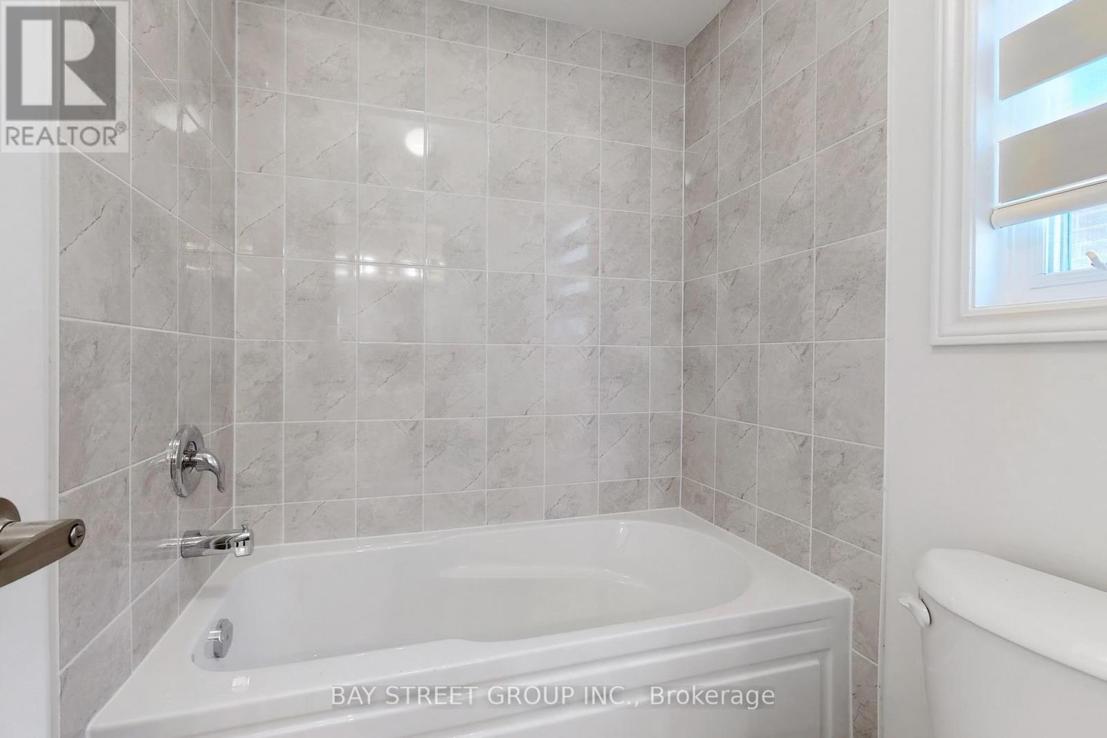 57 Big Canoe Drive, Georgina, Ontario  L0E 1R0 - Photo 22 - N12858318