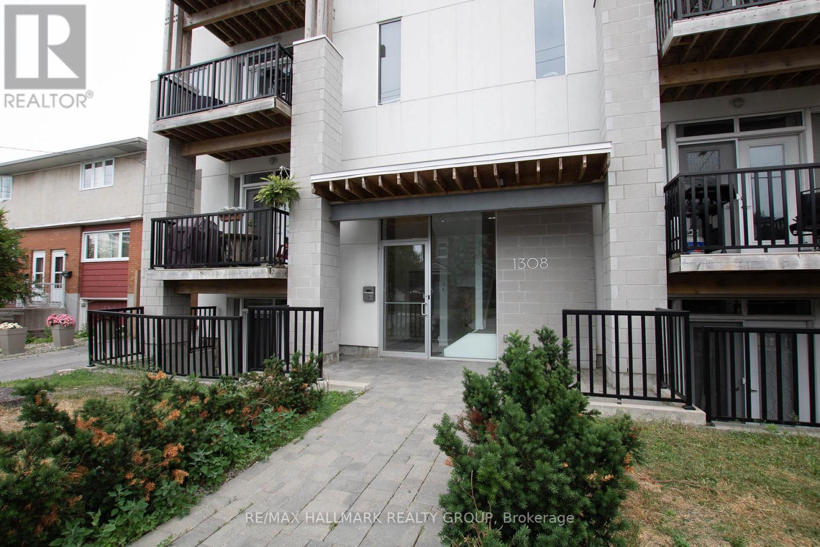 101 - 1308 Thames Street, Ottawa, Ontario  K1Z 7N4 - Photo 2 - X12859696
