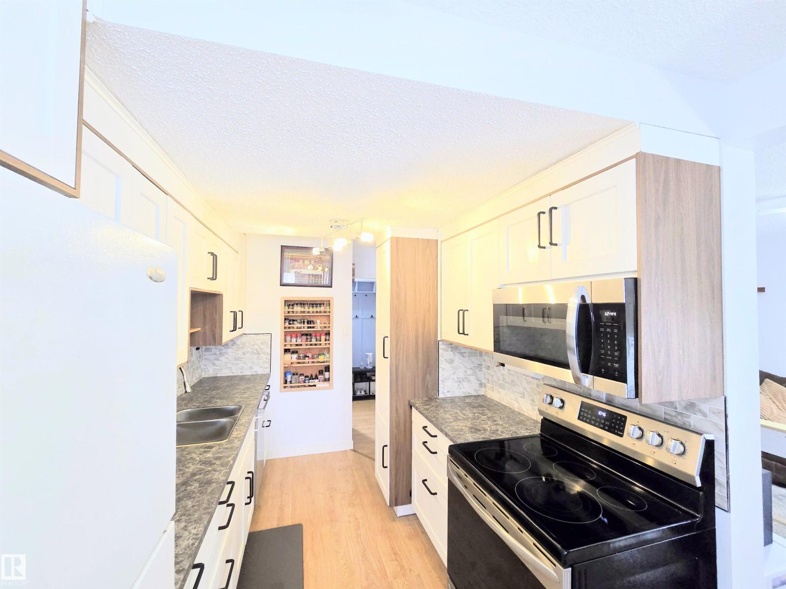 80 Amberly Ct Nw, Edmonton, Alberta  T5A 2H9 - Photo 10 - E4476556