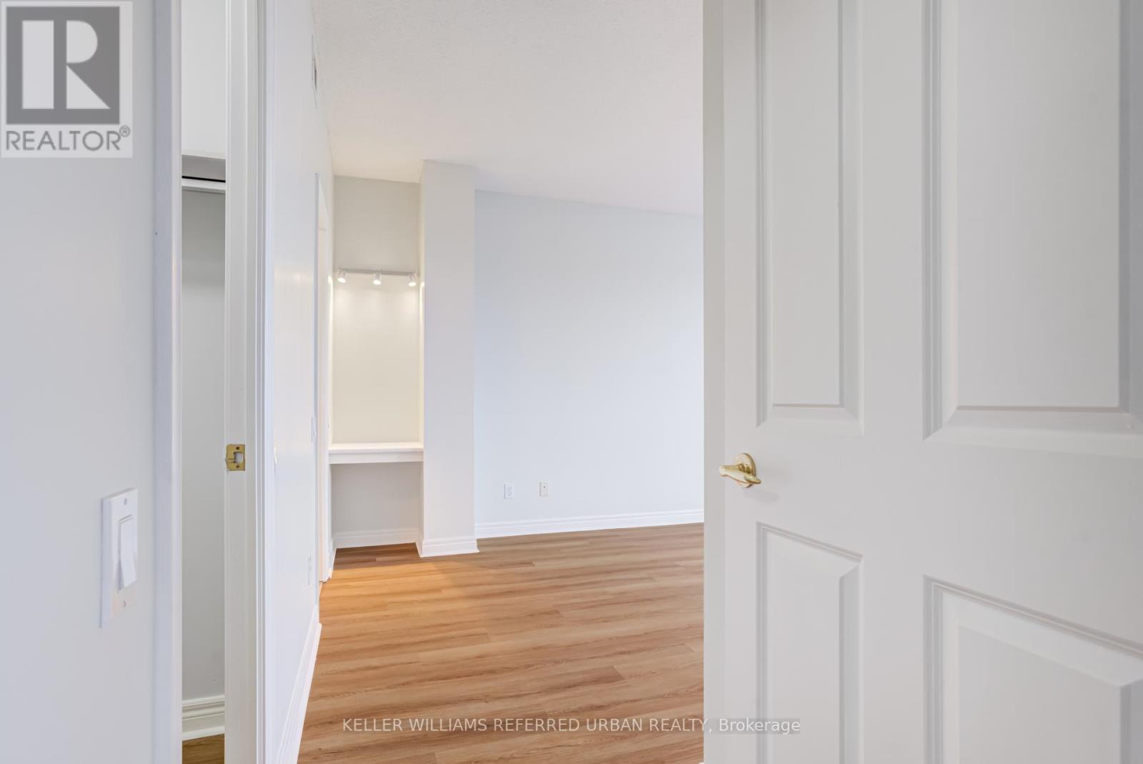 209 - 60 Old Mill Road, Oakville, Ontario  L6J 7V9 - Photo 18 - W12859694