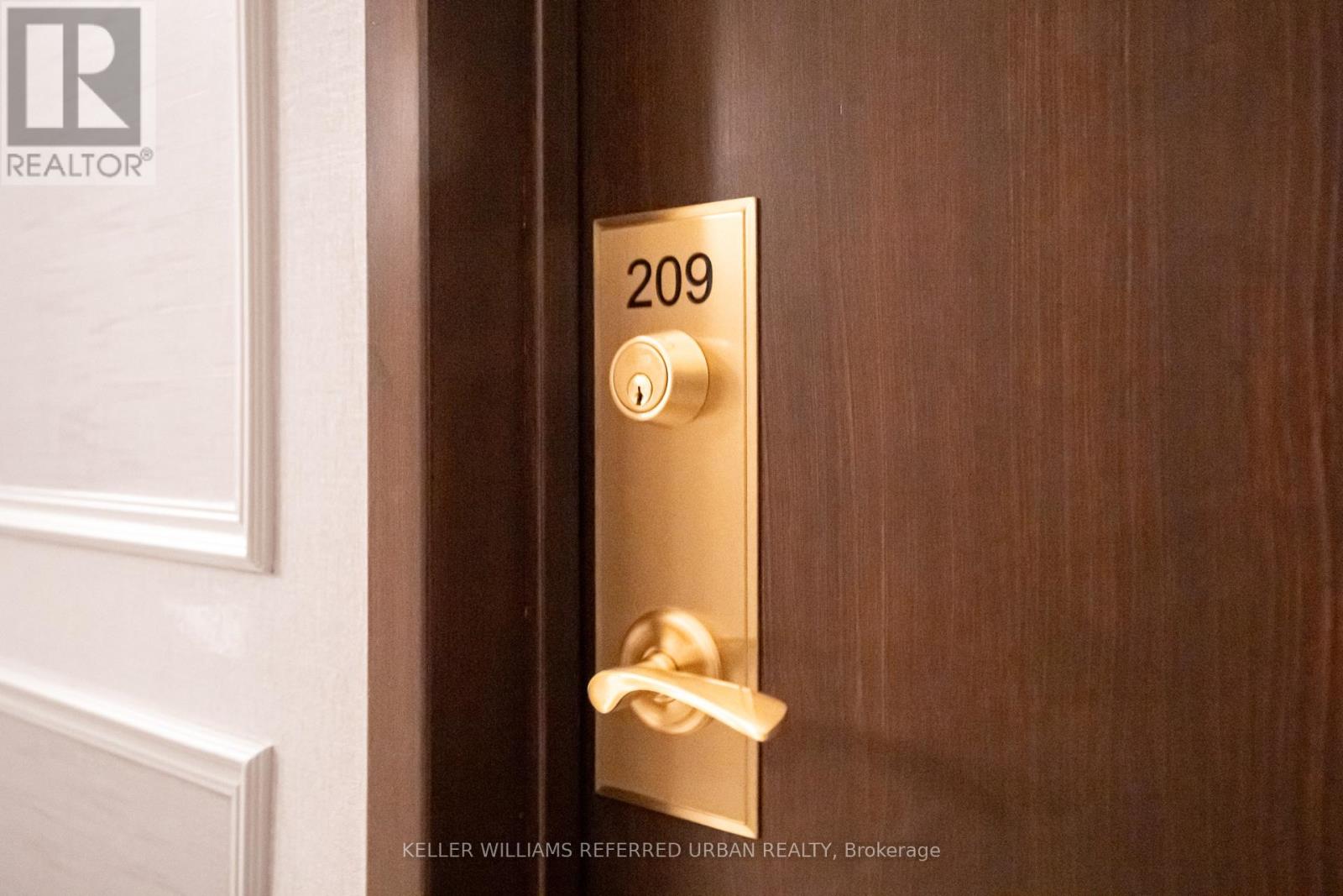 209 - 60 Old Mill Road, Oakville, Ontario  L6J 7V9 - Photo 6 - W12859694