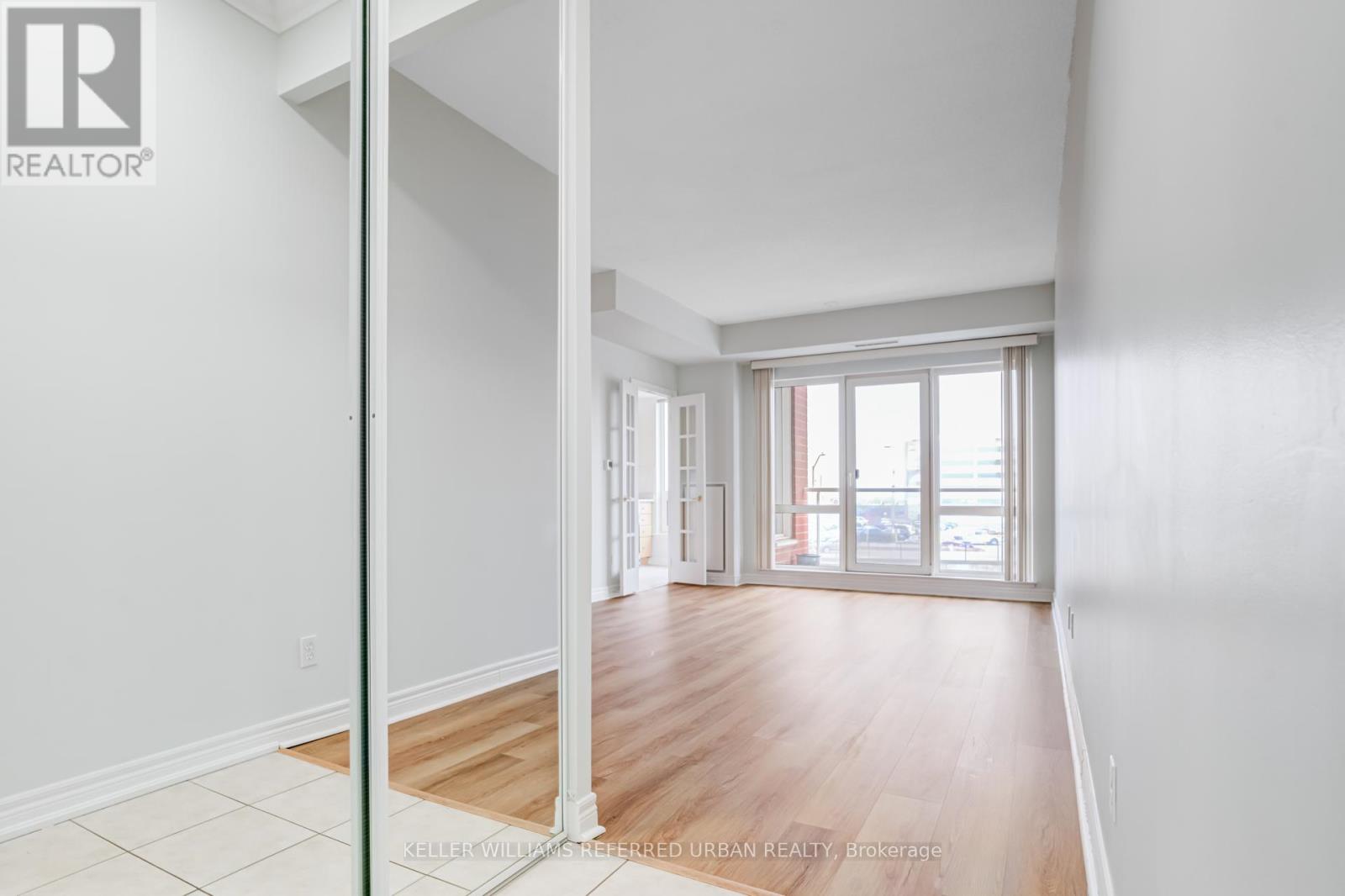 209 - 60 Old Mill Road, Oakville, Ontario  L6J 7V9 - Photo 9 - W12859694