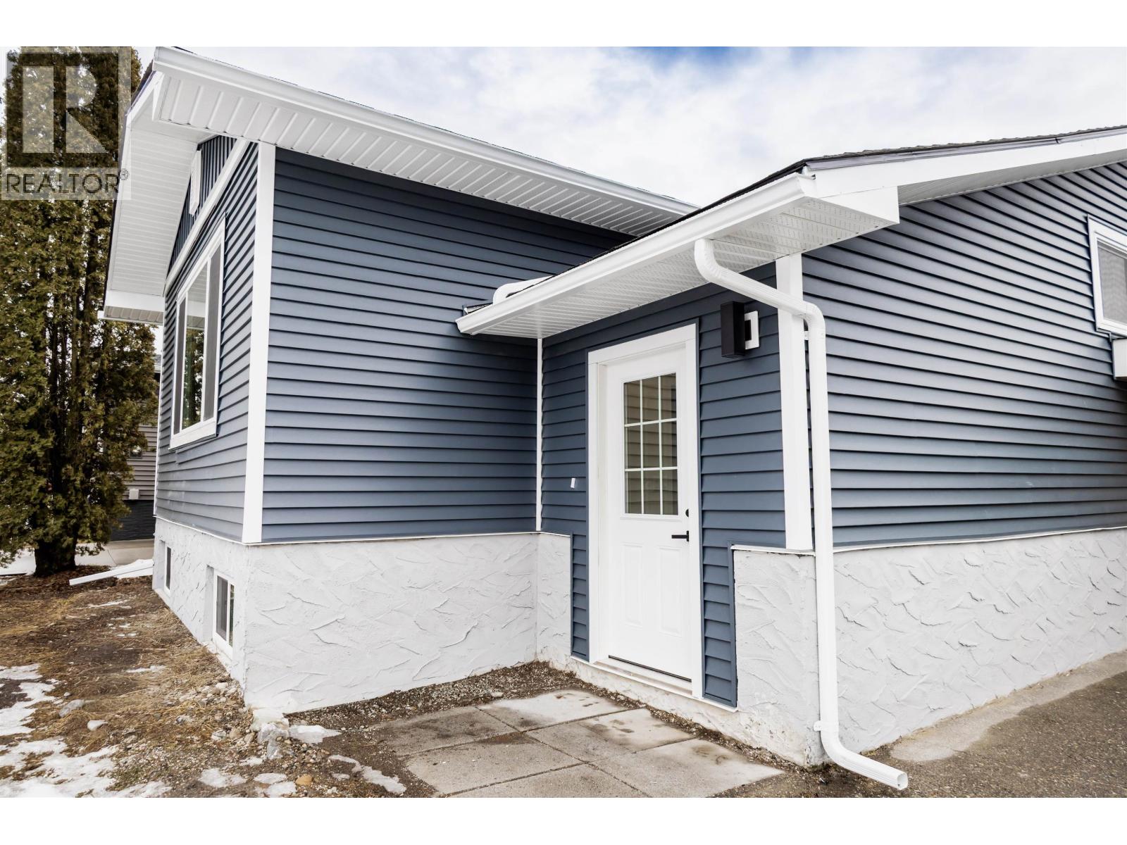 4379 Ewen Avenue, Prince George, British Columbia  V2M 5Y8 - Photo 2 - R3091765