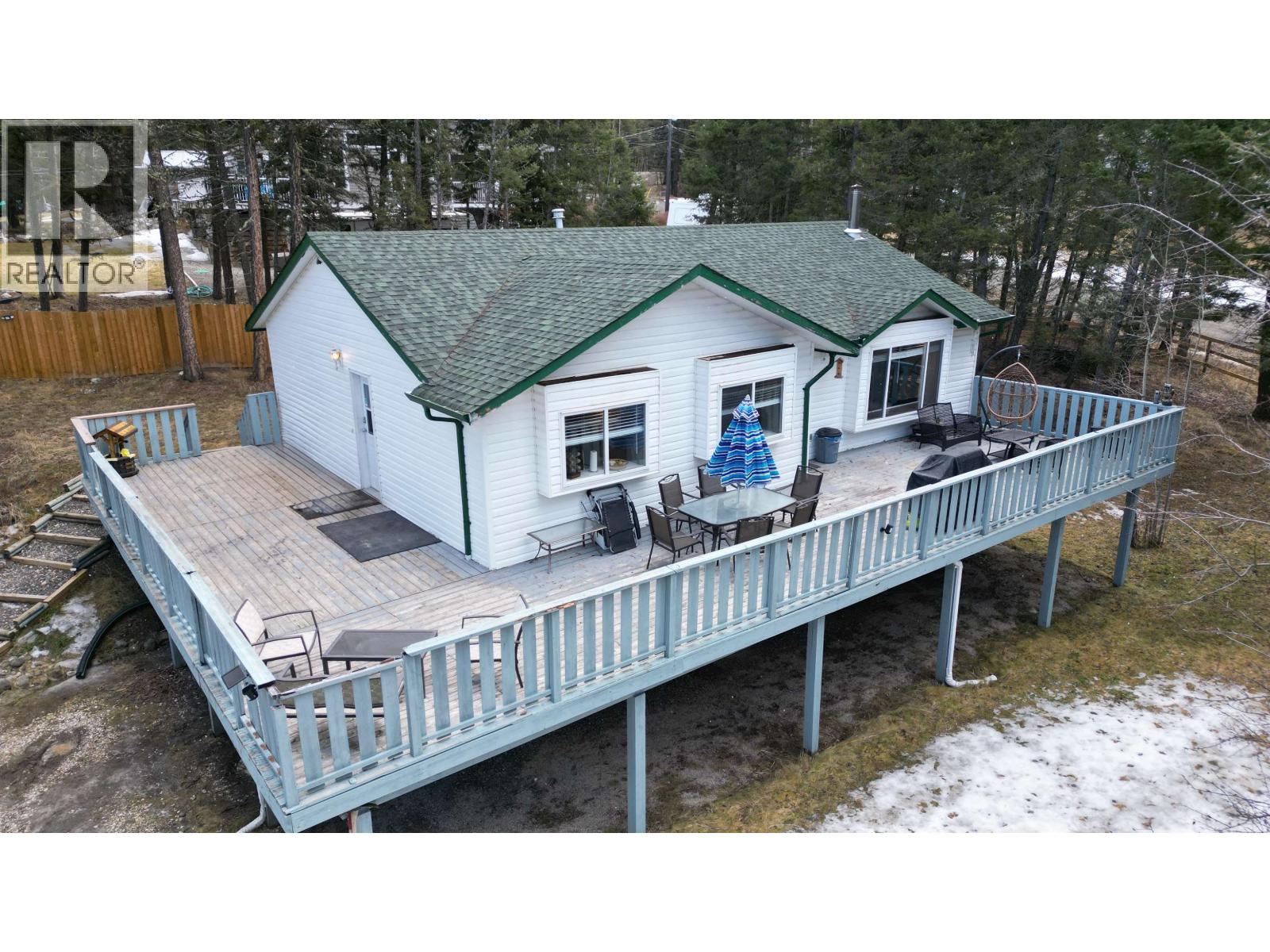 4951 MONICAL ROAD, 108 Mile Ranch, British Columbia