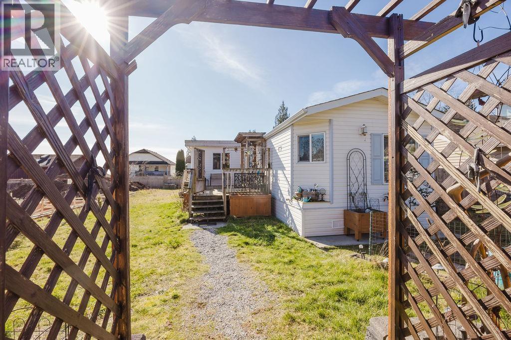 753 STEINBRUNNER ROAD, gibsons, British Columbia