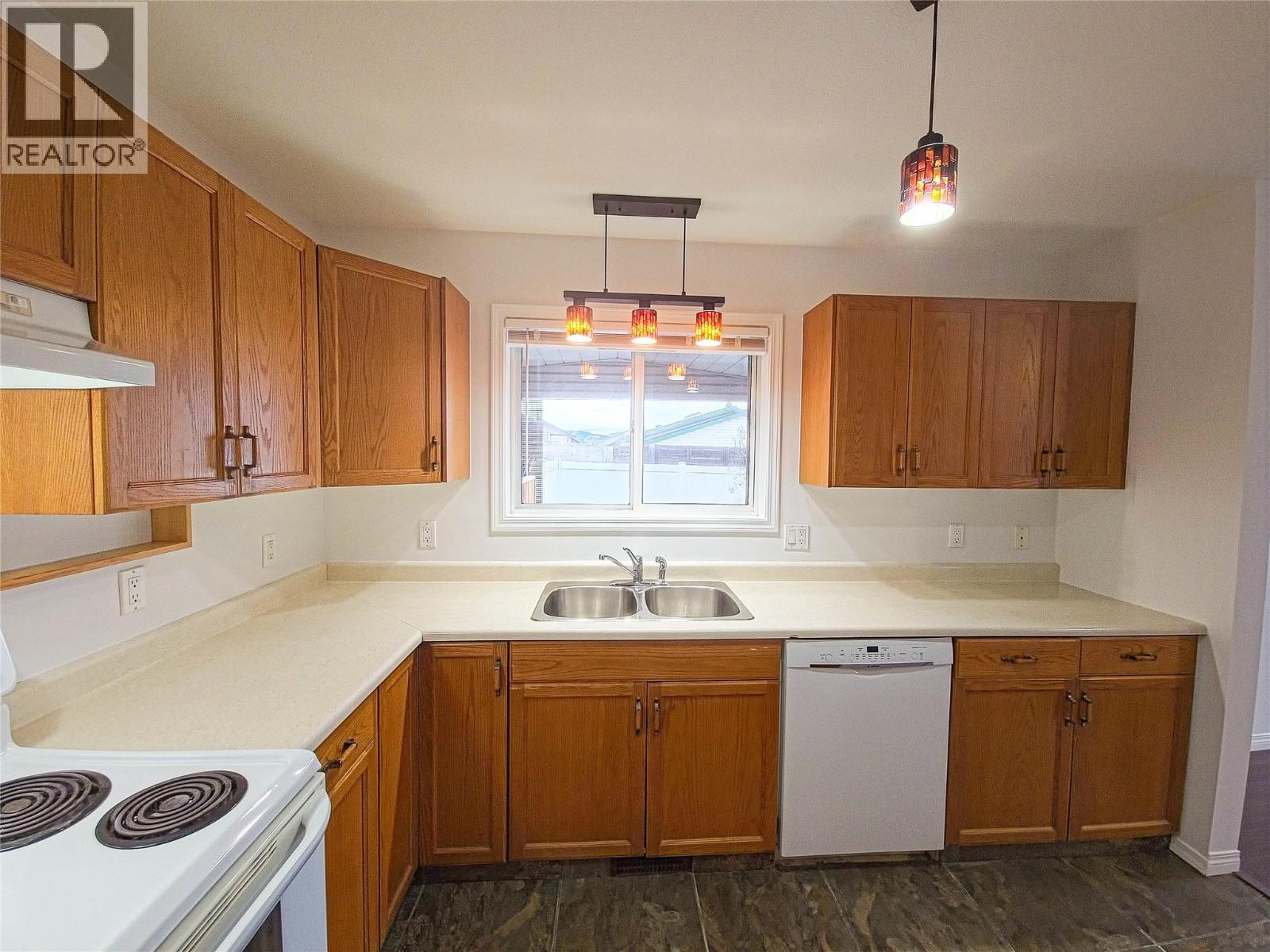 1605 15 Avenue, Vernon, British Columbia  V1T 9R4 - Photo 12 - 10356839