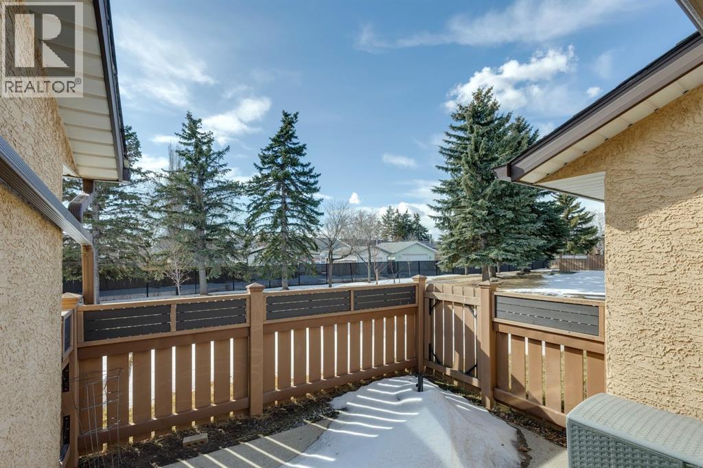 2667 Dovely Court Se, Calgary, Alberta  T2B 3G7 - Photo 11 - A2291207