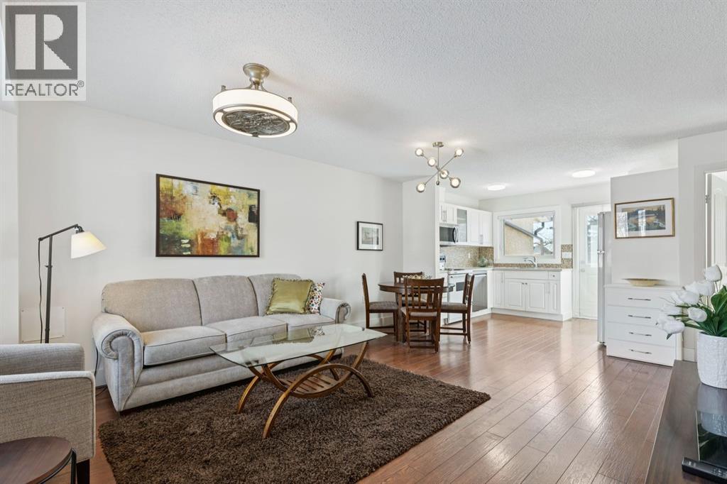 2667 Dovely Court Se, Calgary, Alberta  T2B 3G7 - Photo 3 - A2291207