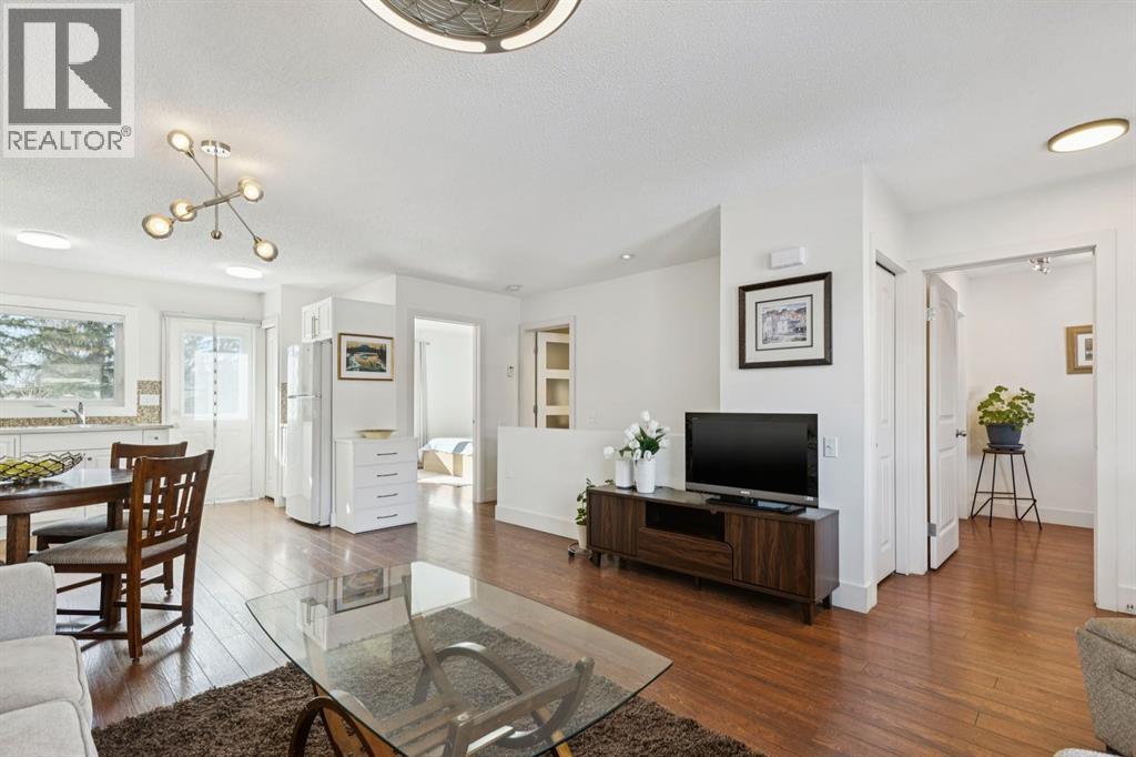 2667 Dovely Court Se, Calgary, Alberta  T2B 3G7 - Photo 4 - A2291207