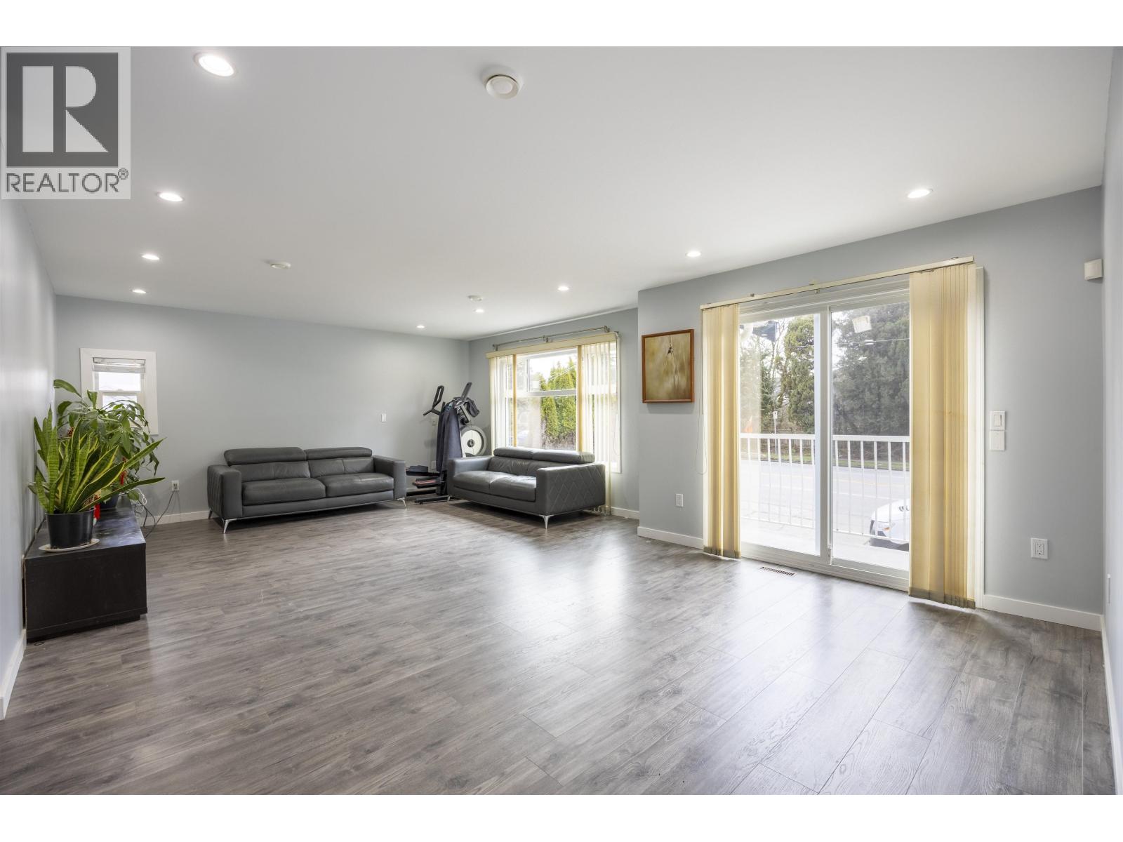 7549 10th Avenue, Burnaby, British Columbia V3N 2S1 - Photo 5 - R3092833