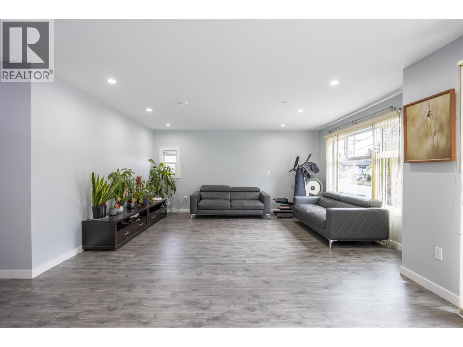 7549 10th Avenue, Burnaby, British Columbia V3N 2S1 - Photo 6 - R3092833