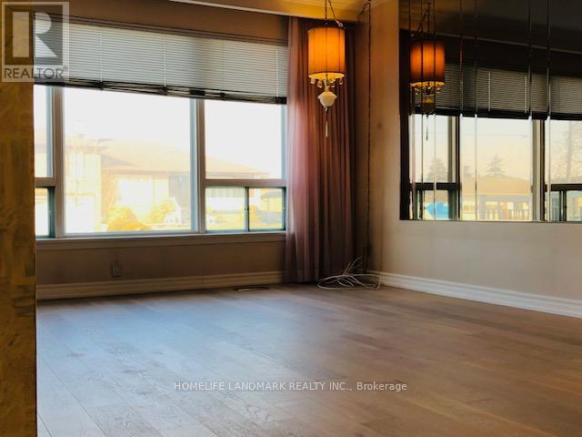 Main - 23 Gatesgill Crescent, Toronto, Ontario  M3M 1Y1 - Photo 11 - W12859718