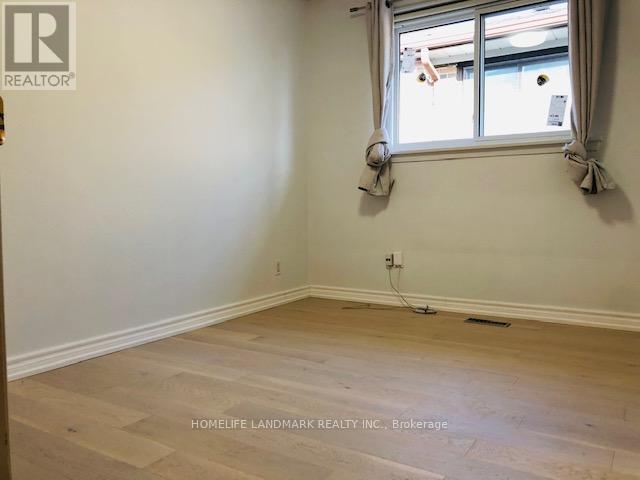 Main - 23 Gatesgill Crescent, Toronto, Ontario  M3M 1Y1 - Photo 15 - W12859718