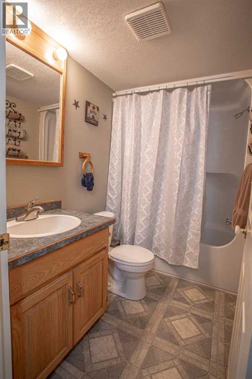 2 Bjornson Avenue, High Level, Alberta  T0H 1Z0 - Photo 32 - A2276286