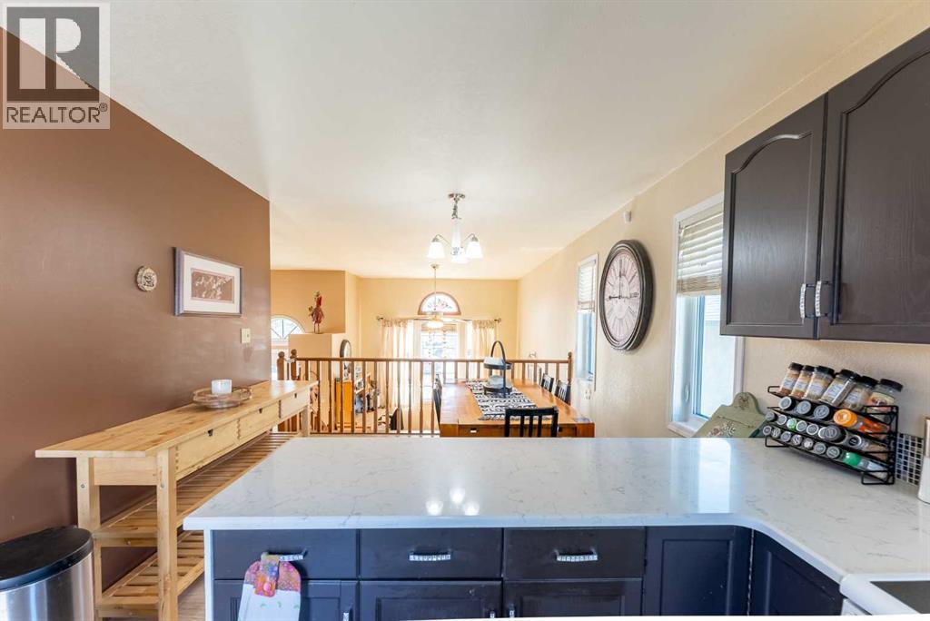 198 Mt Blakiston Road W, Lethbridge, Alberta  T1K 6M5 - Photo 25 - A2290960