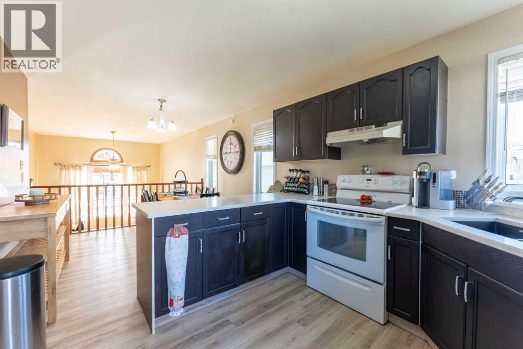 198 Mt Blakiston Road W, Lethbridge, Alberta  T1K 6M5 - Photo 24 - A2290960