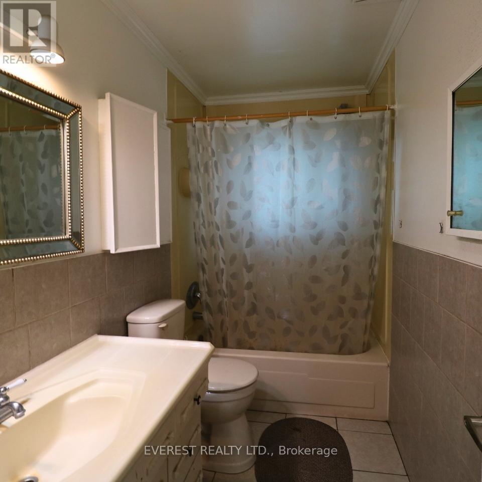 15 Oakville Avenue, London East, Ontario  N5V 2R9 - Photo 10 - X12859704