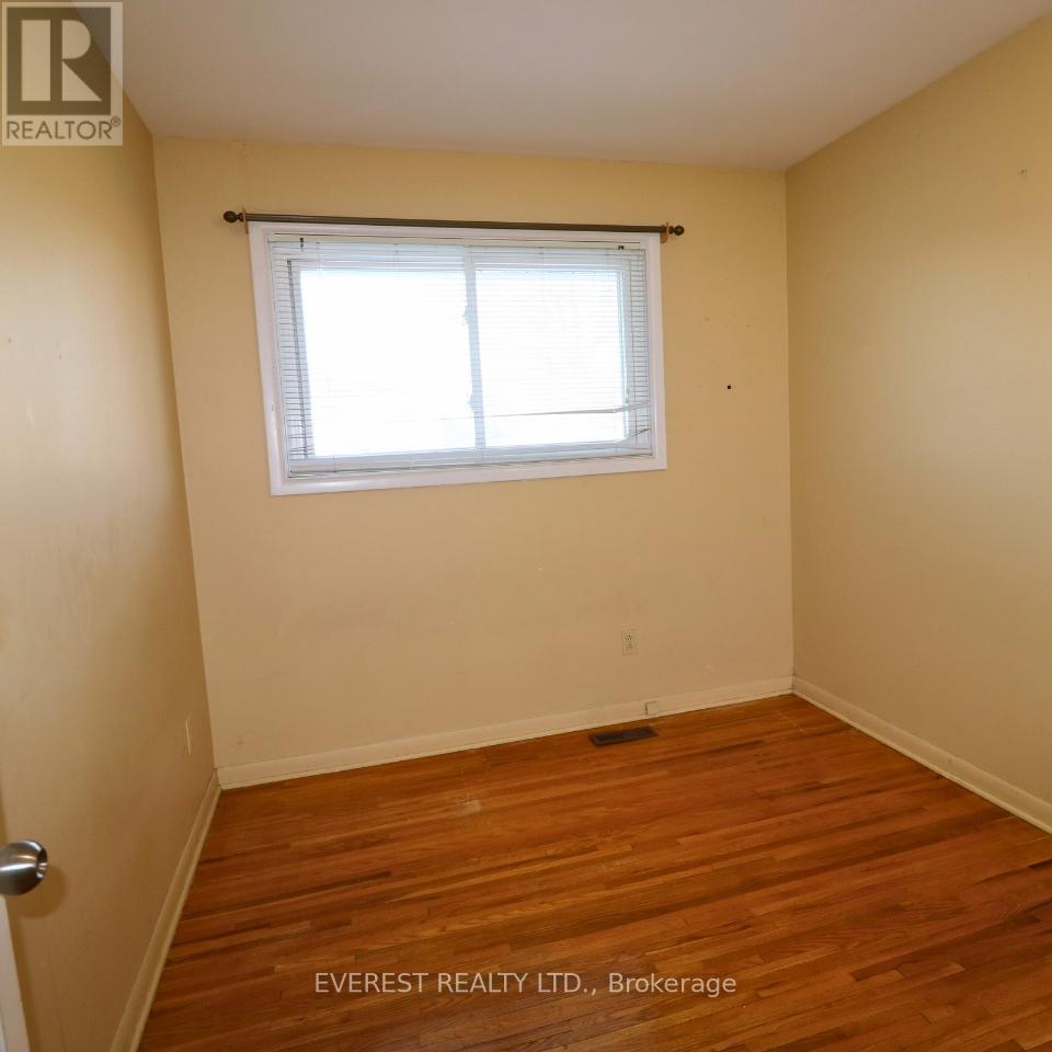 15 Oakville Avenue, London East, Ontario  N5V 2R9 - Photo 11 - X12859704