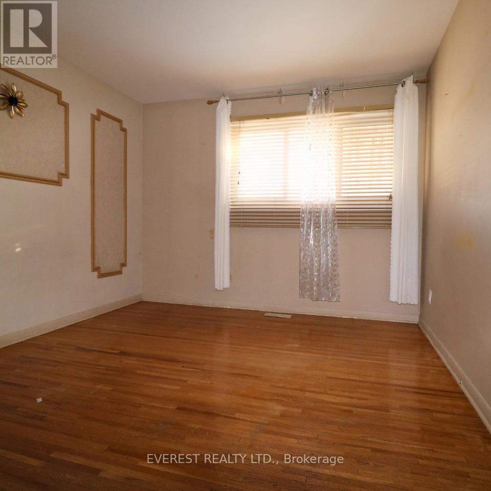 15 Oakville Avenue, London East, Ontario  N5V 2R9 - Photo 14 - X12859704