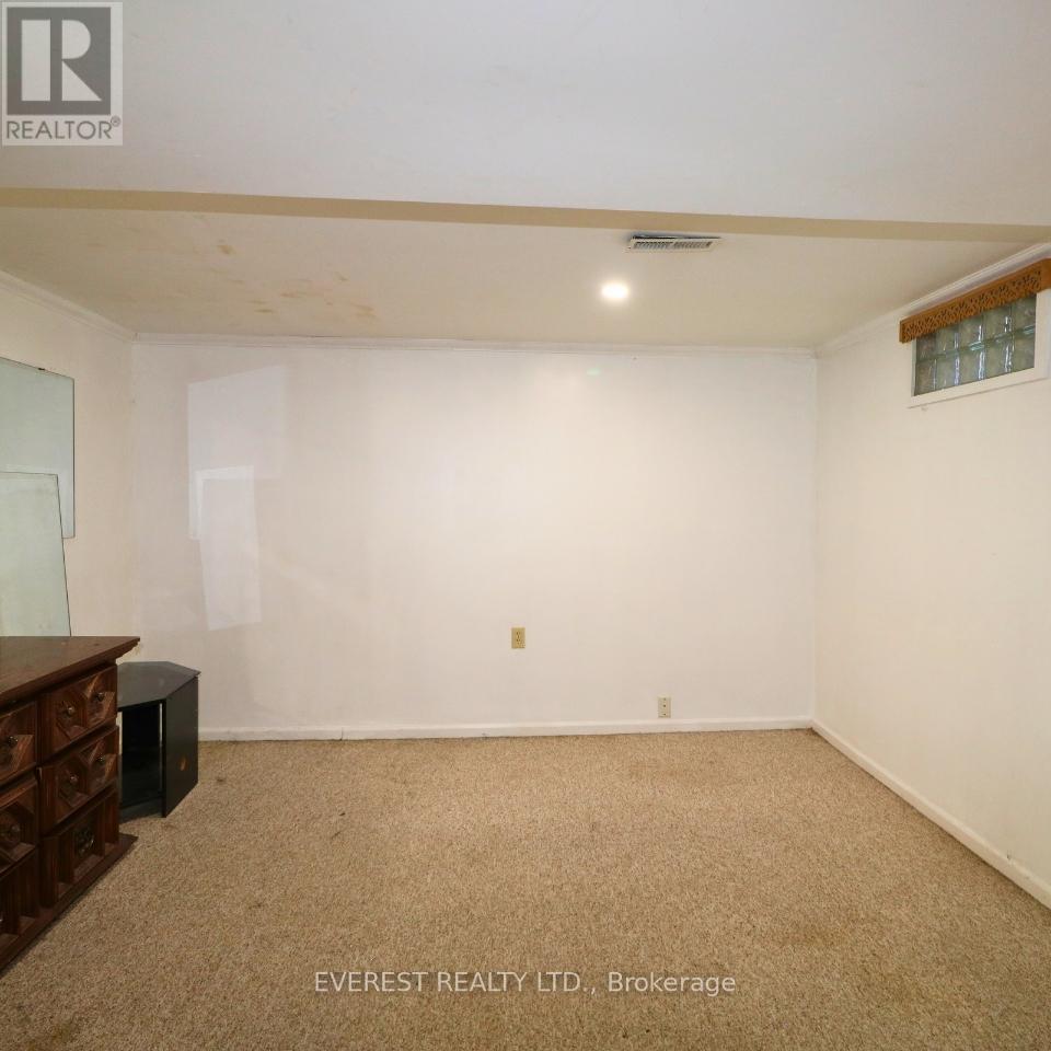 15 Oakville Avenue, London East, Ontario  N5V 2R9 - Photo 18 - X12859704