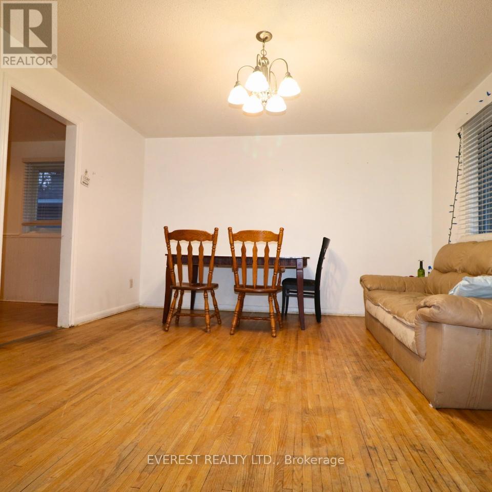 15 Oakville Avenue, London East, Ontario  N5V 2R9 - Photo 6 - X12859704