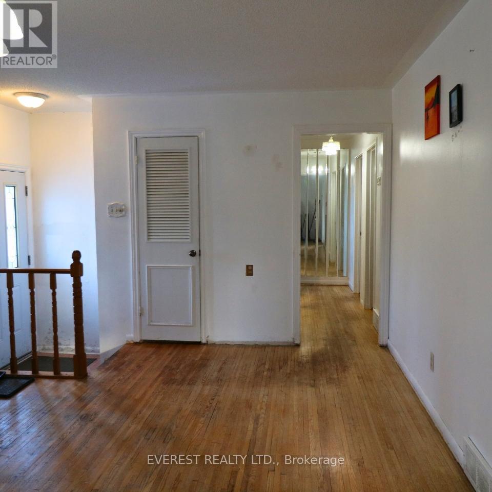 15 Oakville Avenue, London East, Ontario  N5V 2R9 - Photo 9 - X12859704