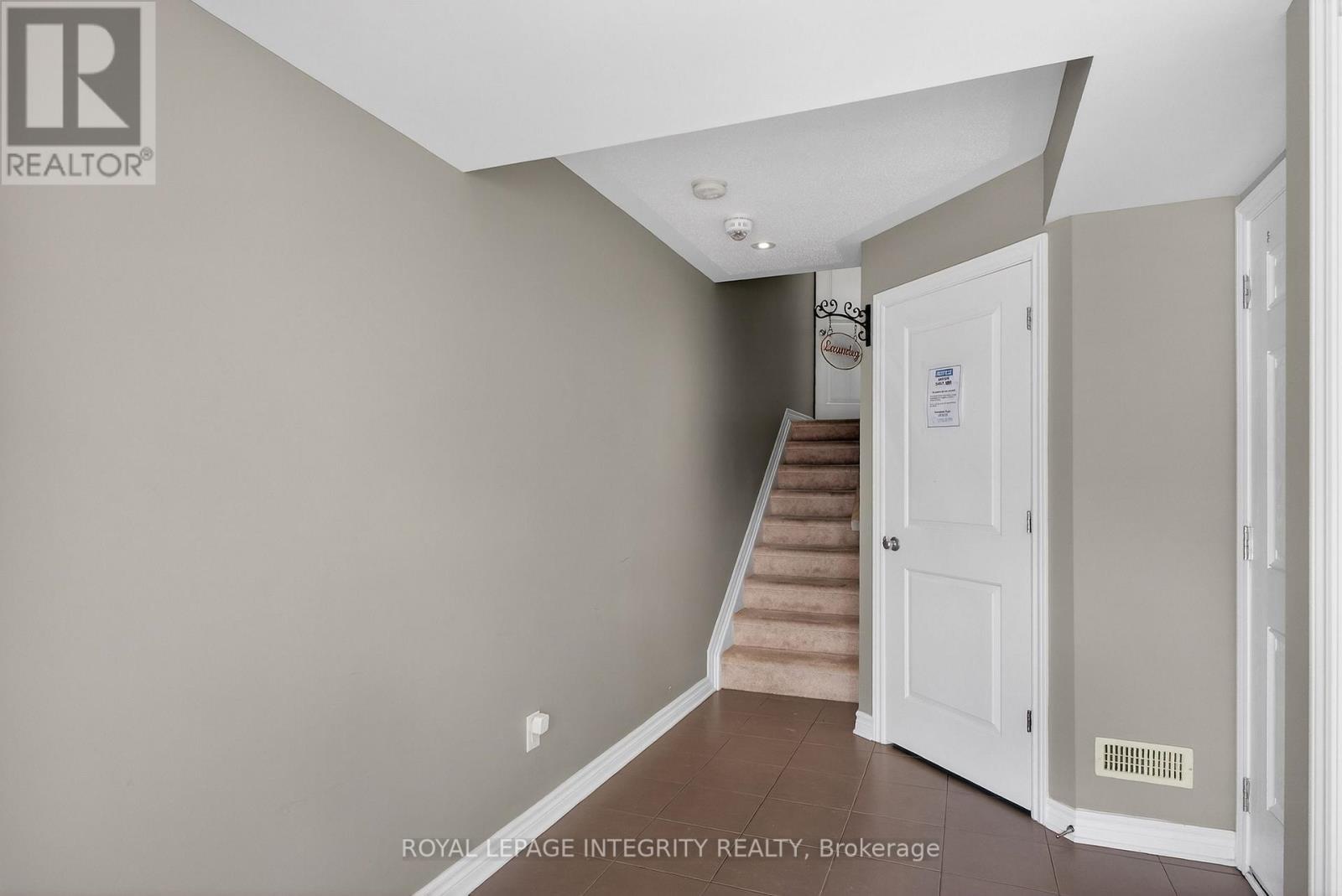 630 Lauraleaf Crescent, Ottawa, Ontario  K2J 6G9 - Photo 5 - X12858634